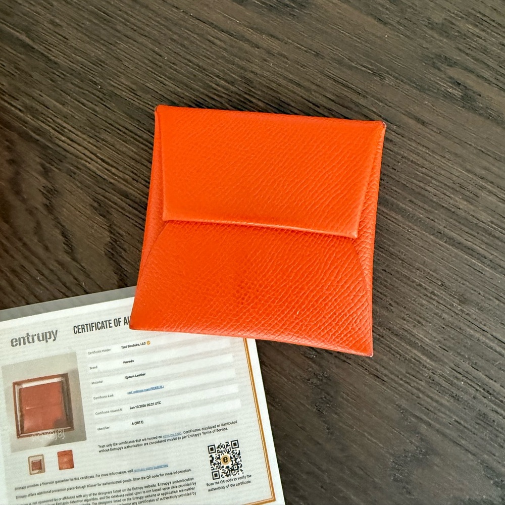 HERMES Orange Leather Wallet,  full inclusion, authenticity card - Picture 5 of 14